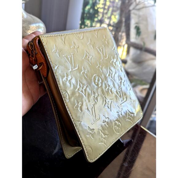 LOUIS VUITTON Monogrammed LV Vernis Patent Leather Mott Bag Pouch MOSS GREEN ๐ - Picture 7 of 15